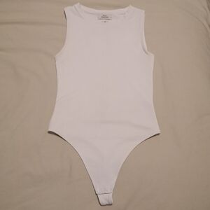 Babaton Contour Crew White Bodysuit